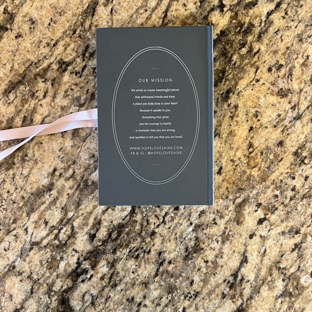 Silver Necklace With Interlocking Rings - image 7